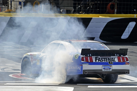 2011_charlotte_matt_kenseth_winner_r1